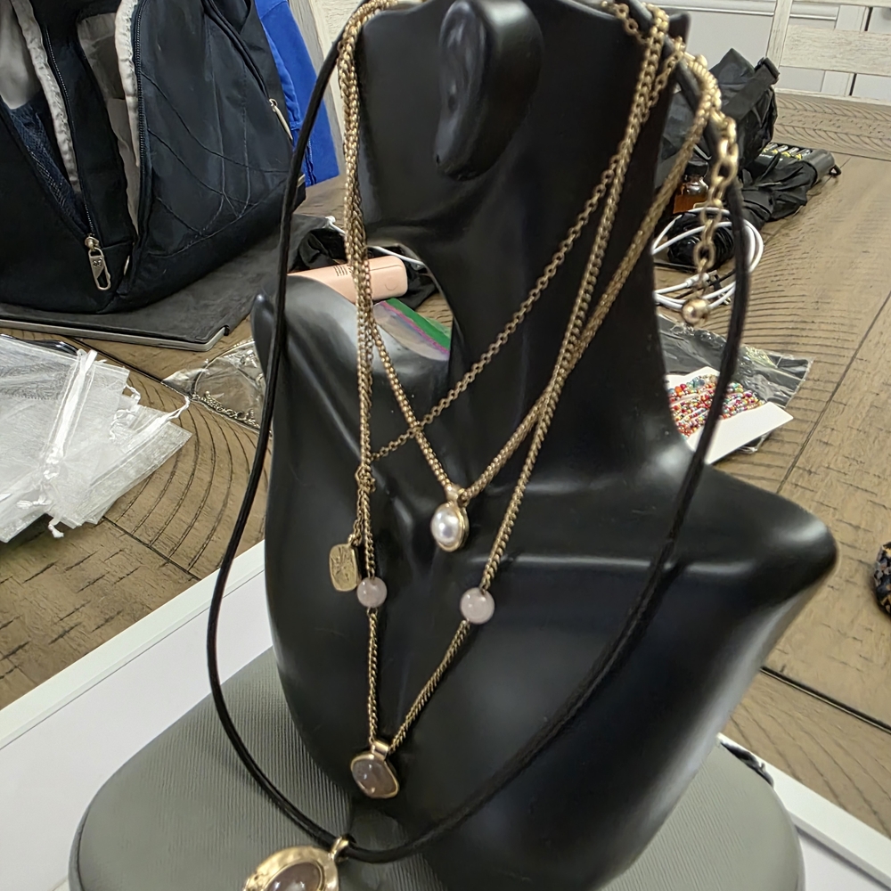 Elegant Gold and Black Layered Necklace